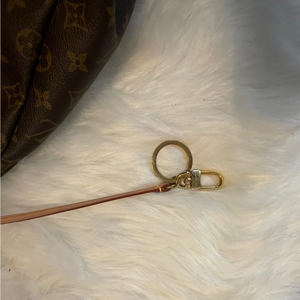 Woman’s Bag - Picture 3 of 15